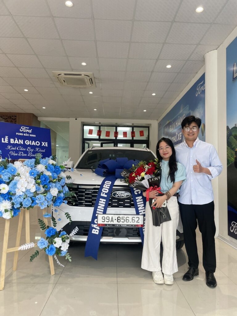 Chúc mừng vợ chồng em Khải với chiếc xe Ford Terriroty trắng