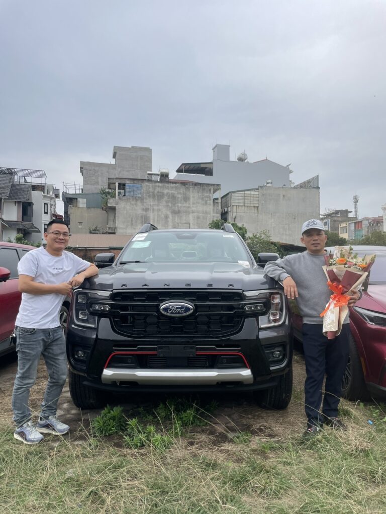 Chúc mừng Chú Hùng với chiếc xe Ford Stormtrak màu Xám