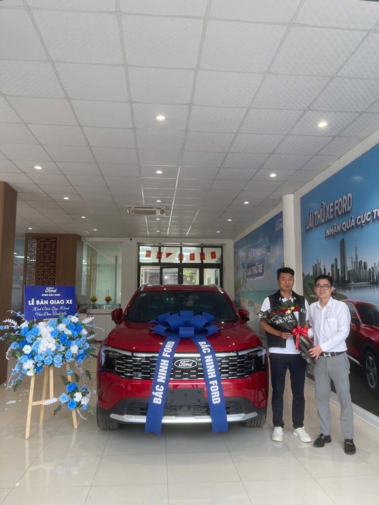 Chúc mừng Chị Hương với chiếc xe Ford Territory đỏ